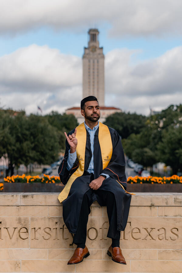UT Graduate 1 UT Graduate 1